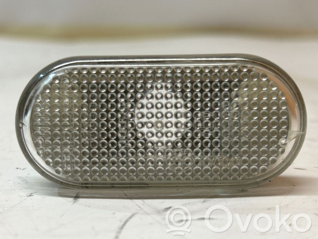Nissan Qashqai Front fender indicator light 