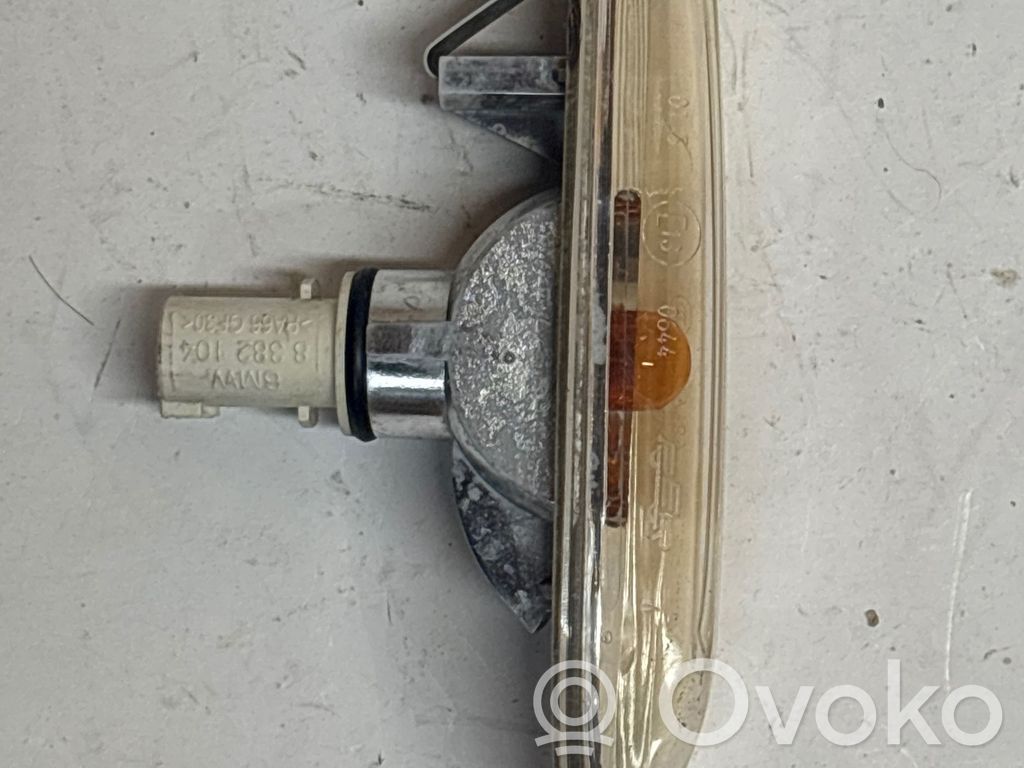 Front fender indicator light   4185R,P0L1