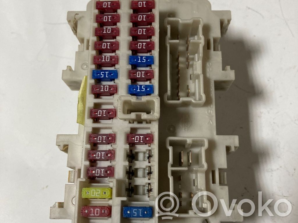 Nissan Navara D40 Fuse module 