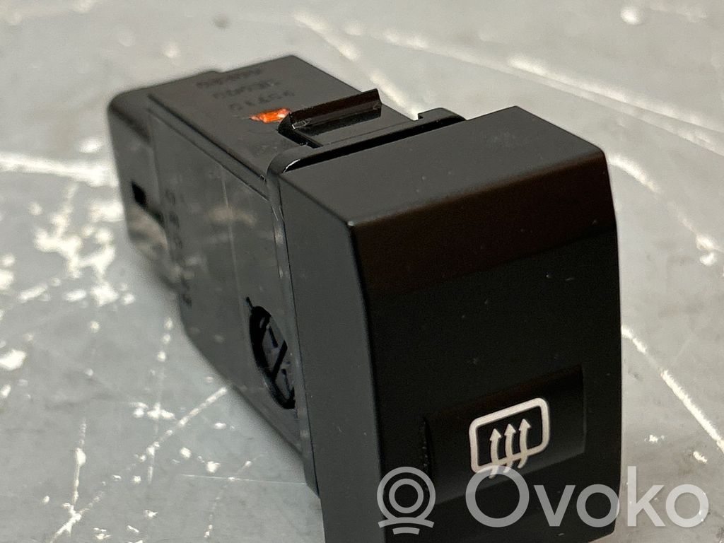 KIA Sorento Windscreen/window heater switch 
