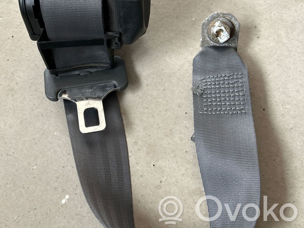 Volvo S40, V40 Cinturón trasero 