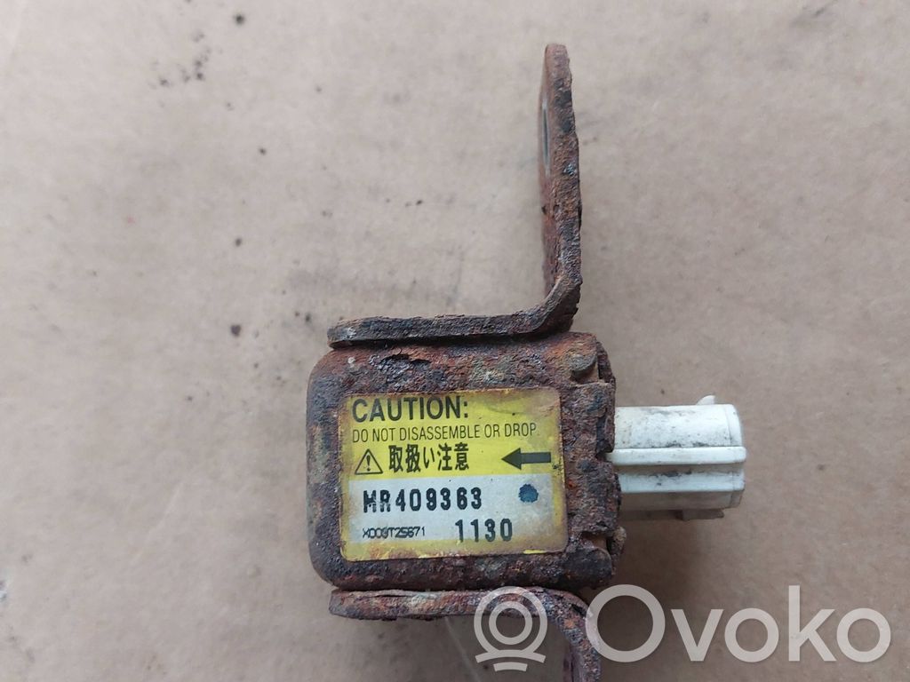 Mitsubishi Pajero Airbag deployment crash/impact sensor 