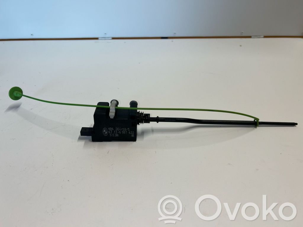 Fuel tank cap lock   6987632,406201105