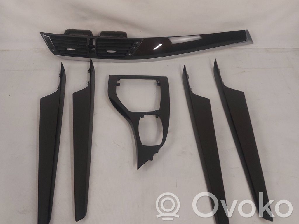 Panel trim   7317555,9302996,7317556