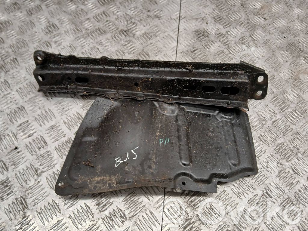 Toyota Corolla E140 E150 Placa protectora/protector antisalpicaduras motor 