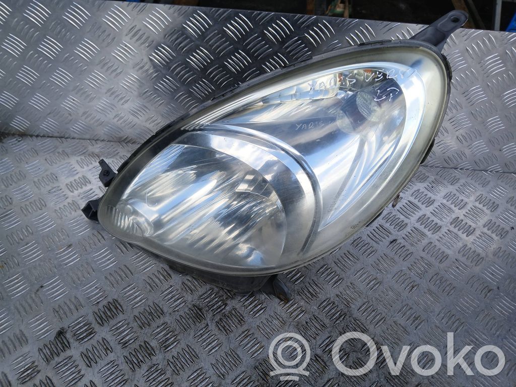 Toyota Yaris Verso Headlight/headlamp 