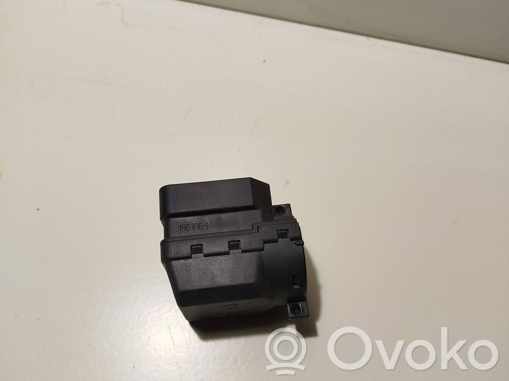BMW X5 E53 Aizdedzes slēdža kontakti 