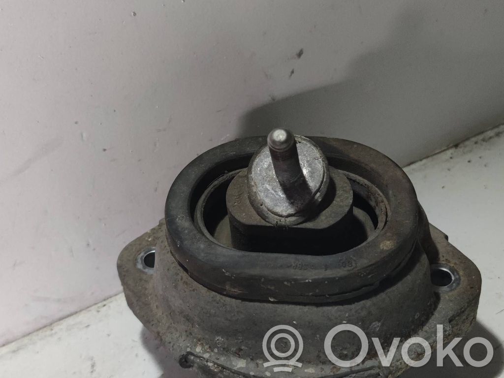 Engine mount bracket   6758430,07052003
