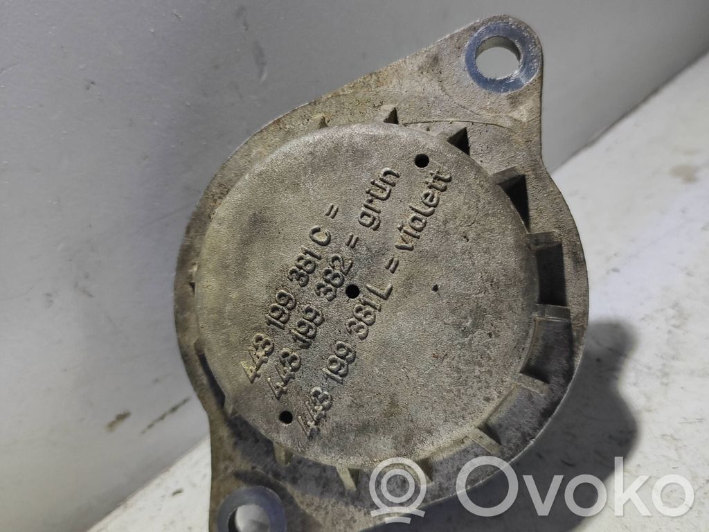Audi 100 S4 C4 Engine mount bracket 