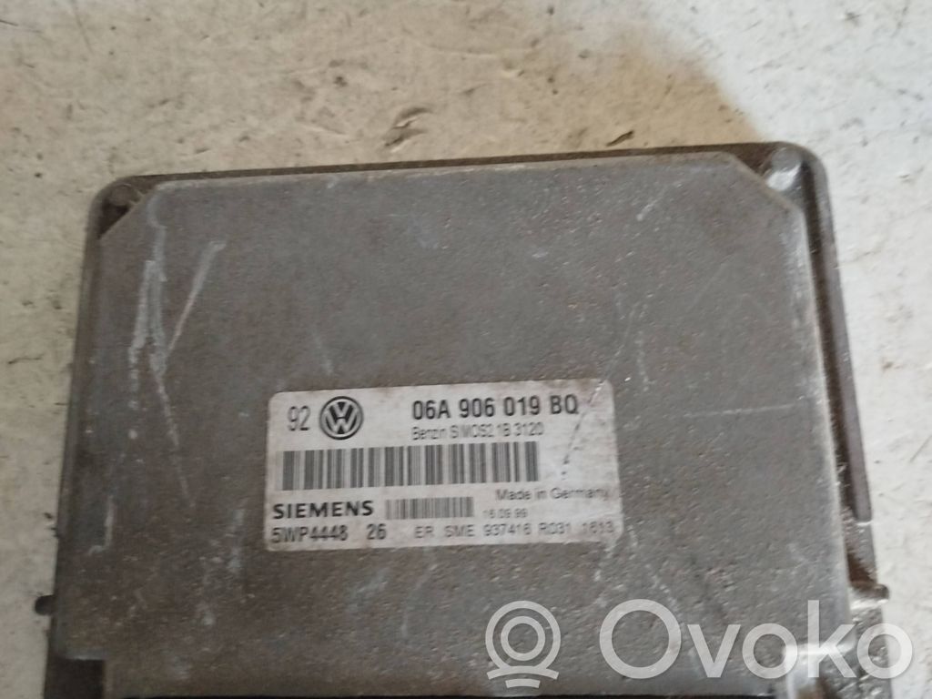 Volkswagen Golf IV Engine control unit/module 