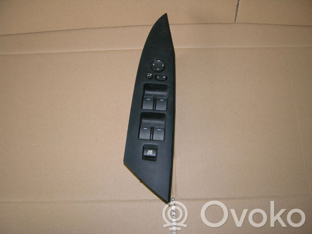 Mazda 3 II Electric window control switch 