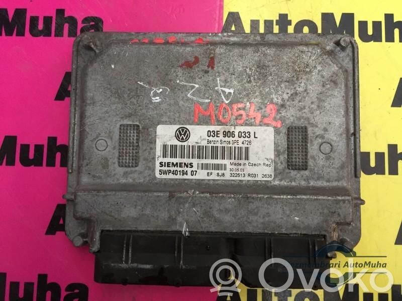 Volkswagen Polo IV 9N3 Motorsteuergerät ECU 