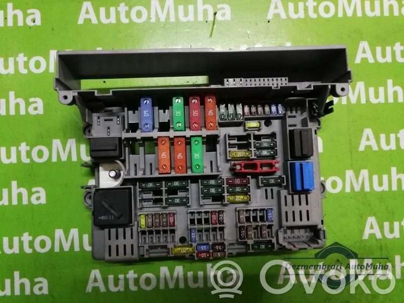 BMW 1 E81 E87 Fuse module 