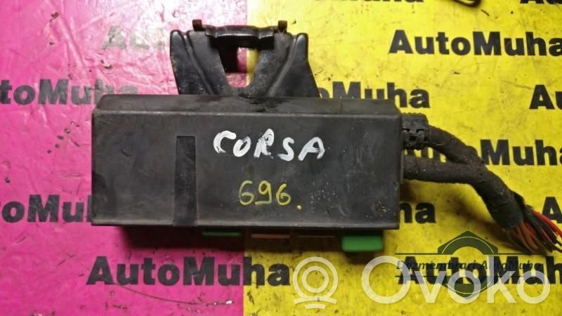 Opel Vectra B Sicherungskasten 