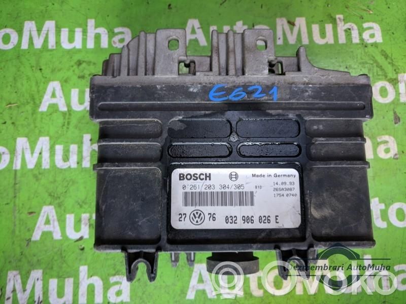 Volkswagen Golf III Motorsteuergerät ECU 