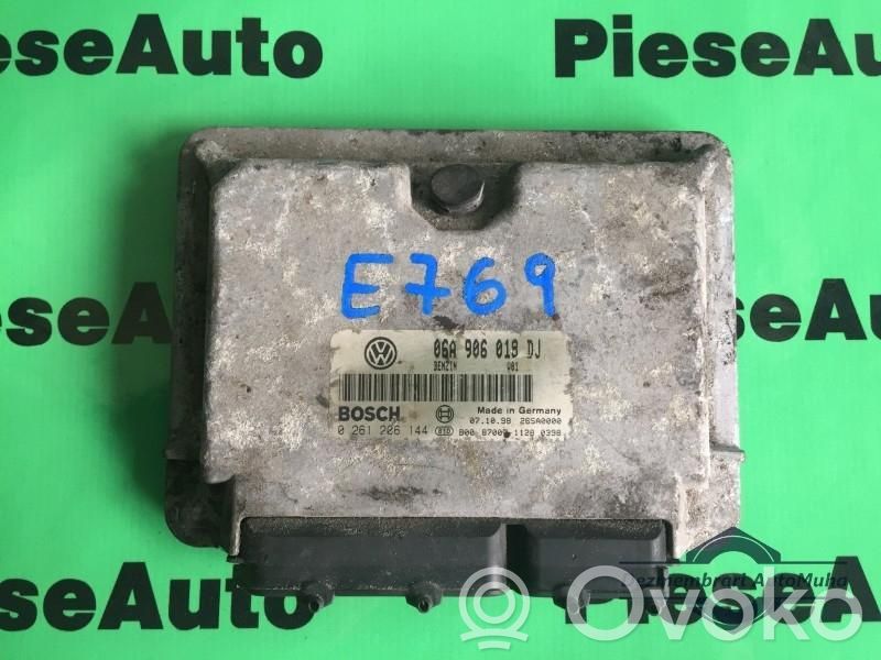 Skoda Octavia Mk1 (1U) Engine control unit/module ECU 