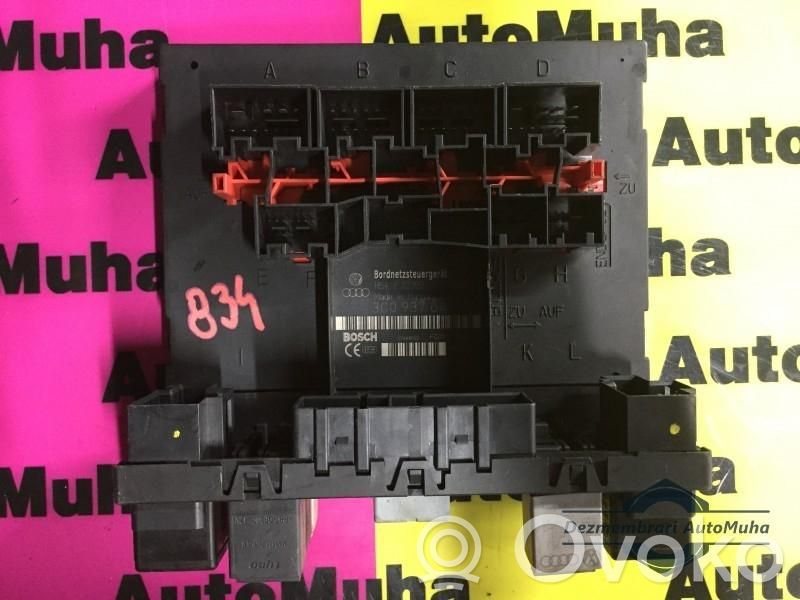 Audi A3 S3 8P Fuse module 