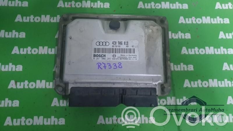 Unidad de control/módulo ECU del motor   0261208203,4E0906018