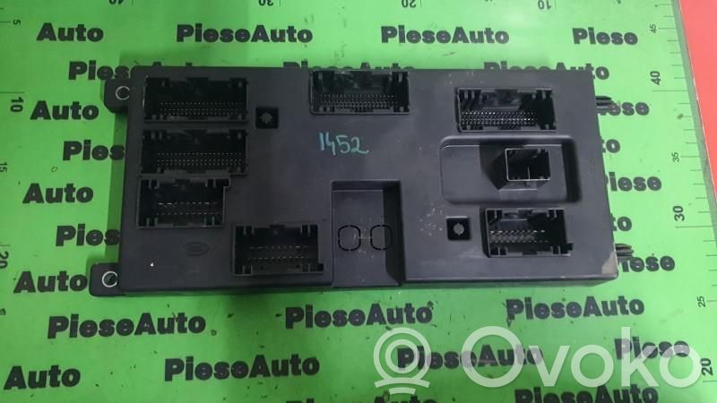 Jaguar E-Pace Fuse module 