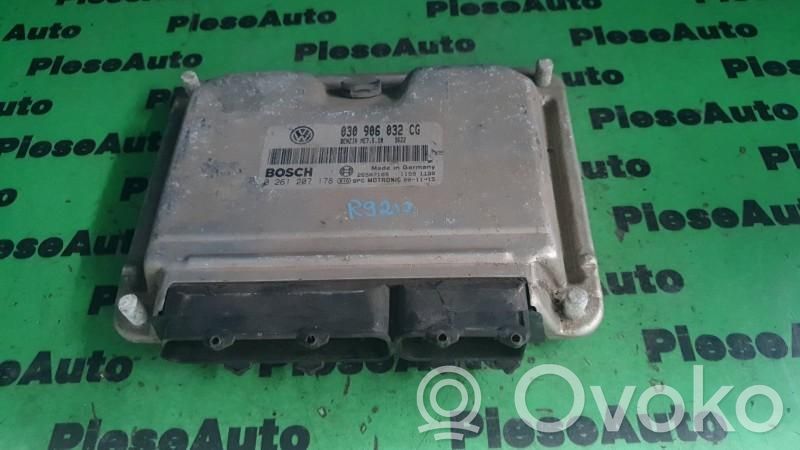 Engine control unit/module ECU   0261207178,030906032CG