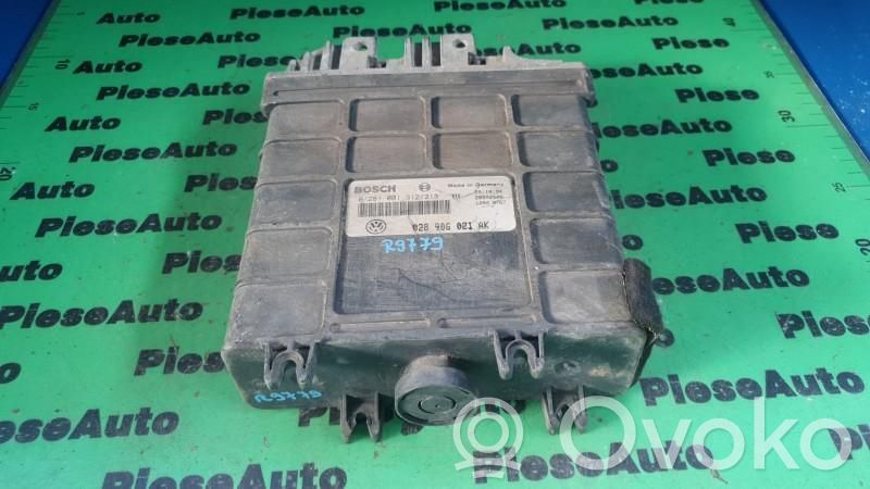 Volkswagen PASSAT B4 Unité de commande, module ECU de moteur 