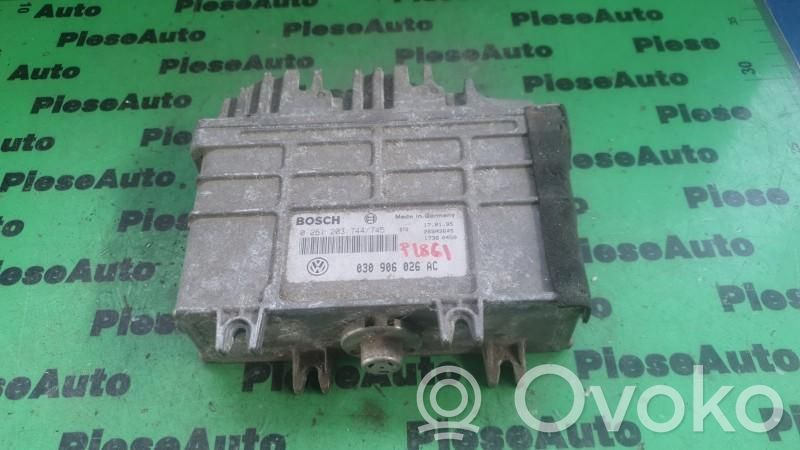 Volkswagen Polo IV 9N3 Komputer / Sterownik ECU silnika 
