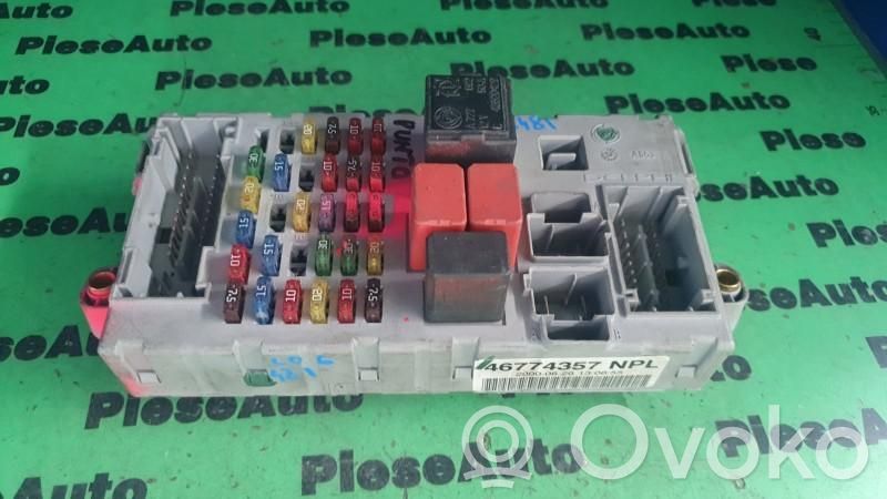 Fiat Punto (188) Saugiklių blokas 