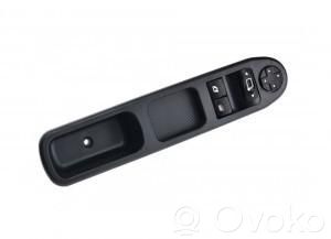 Peugeot 207 Electric window control switch 