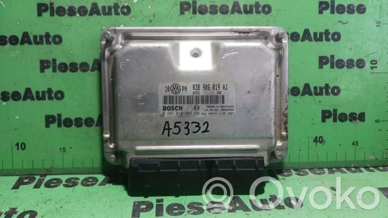 Volkswagen PASSAT B5.5 Engine control unit/module ECU 
