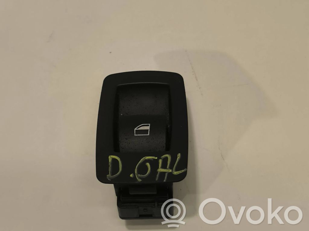 Electric window control switch   6945874,15939900,2711A