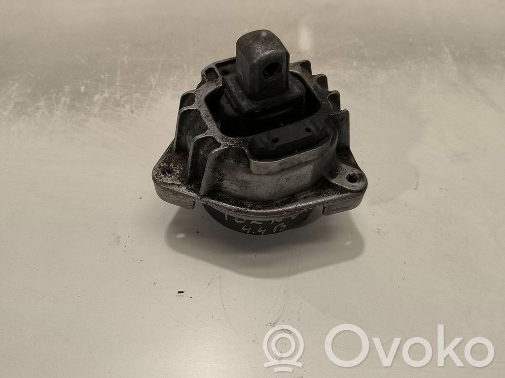 Engine mount bracket   2038310
