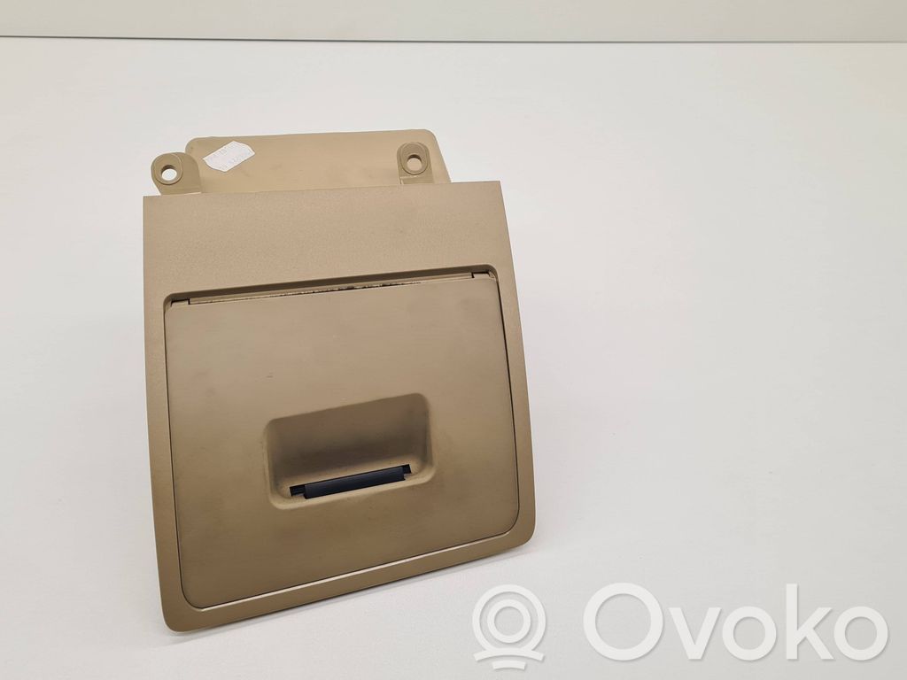 Glove box   7156225,585300105
