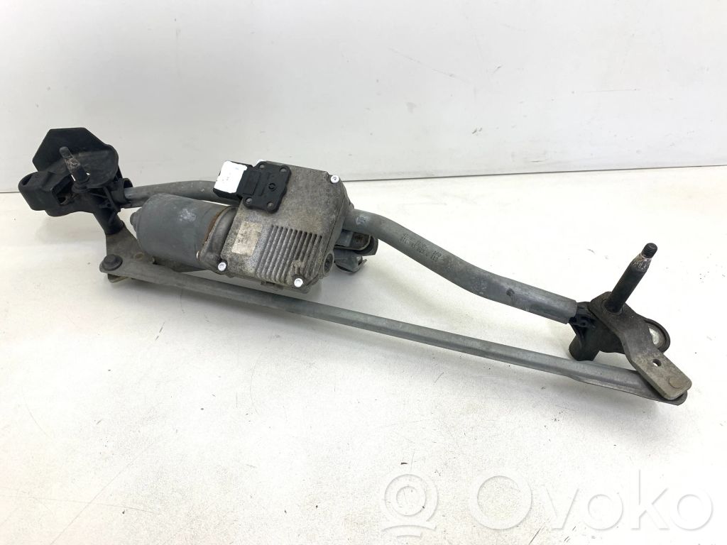 Audi A5 8T 8F Front wiper linkage and motor 