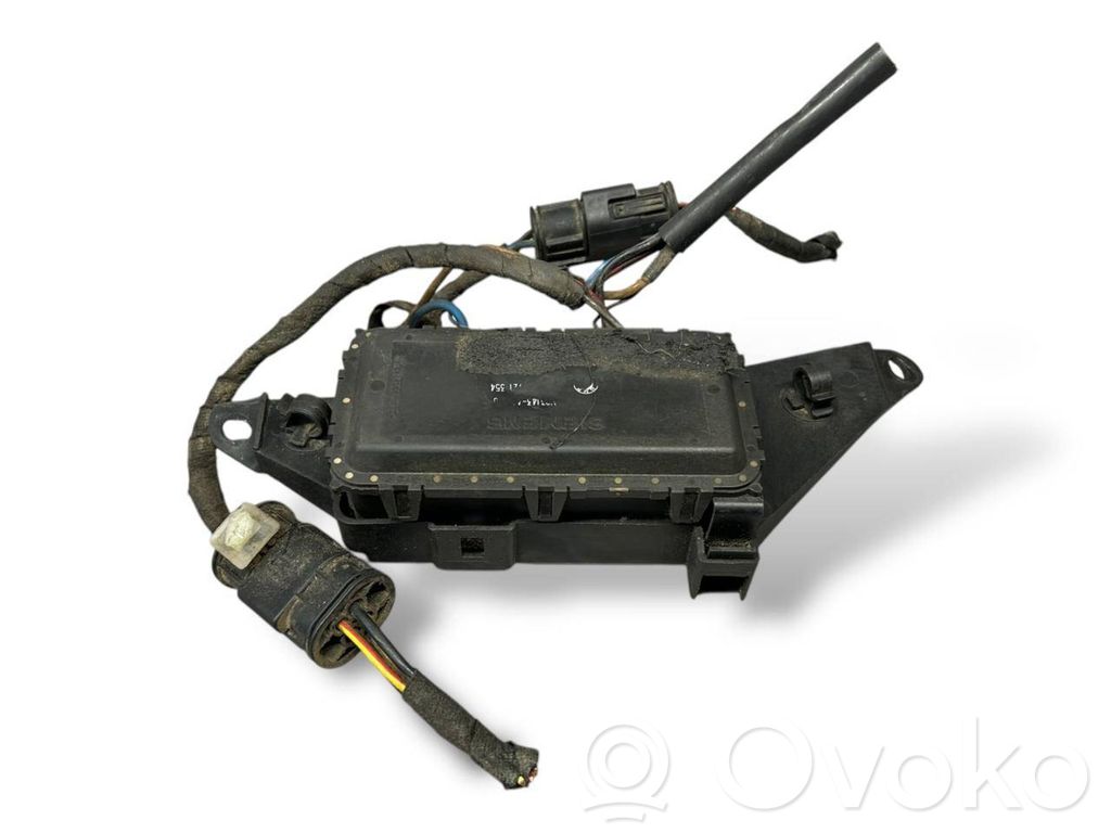 BMW 5 E39 Coolant fan relay 