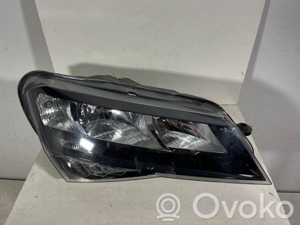 Skoda Superb B8 (3V) Headlight/headlamp 