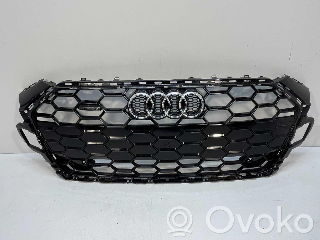 Audi A5 Augšējais režģis 