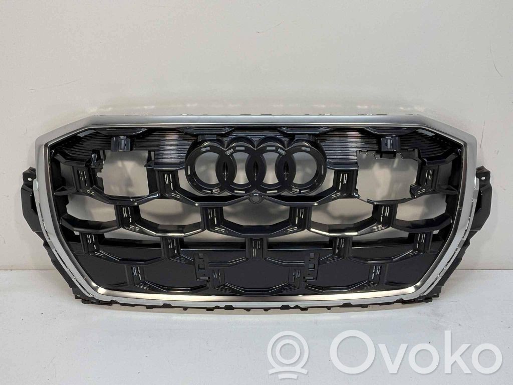 Audi Q7 4M Etupuskurin ylempi jäähdytinsäleikkö 