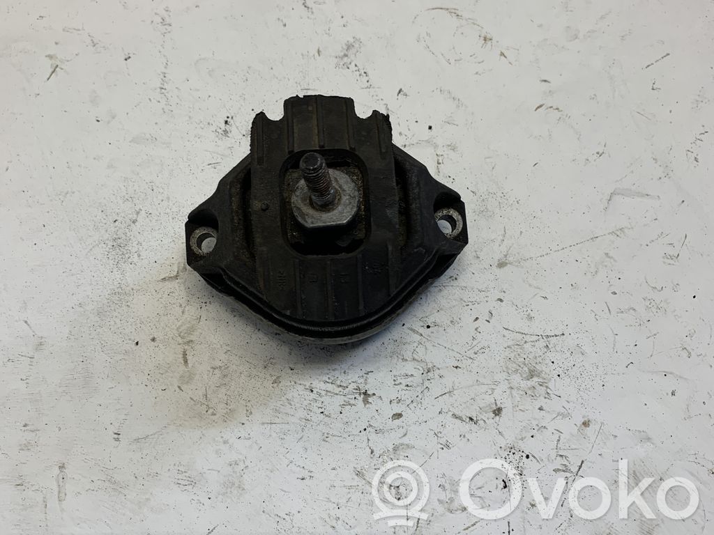 BMW 5 E60 E61 Moottorin kiinnikekorvake 