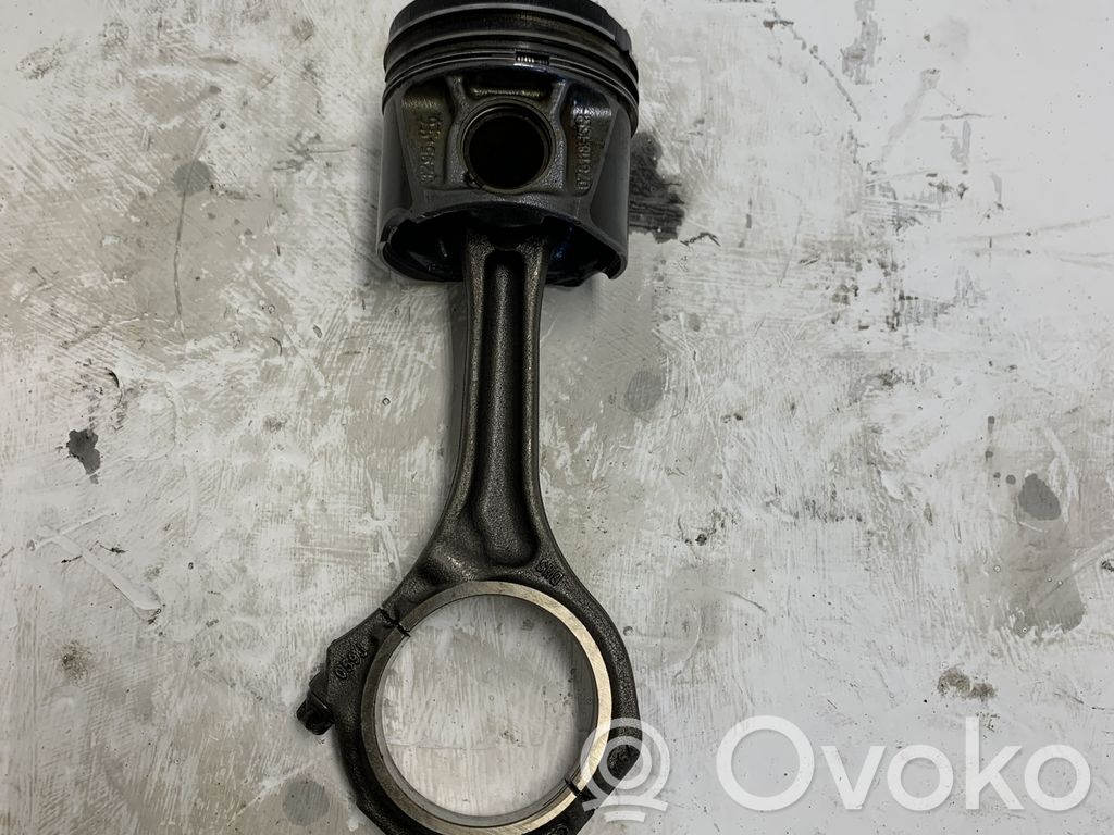 Audi A6 Allroad C5 Piston with connecting rod 