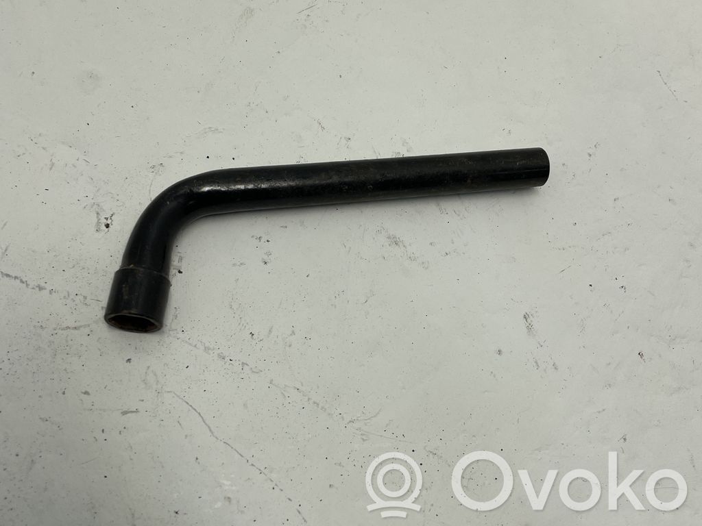 Renault Clio III Wheel nut wrench 