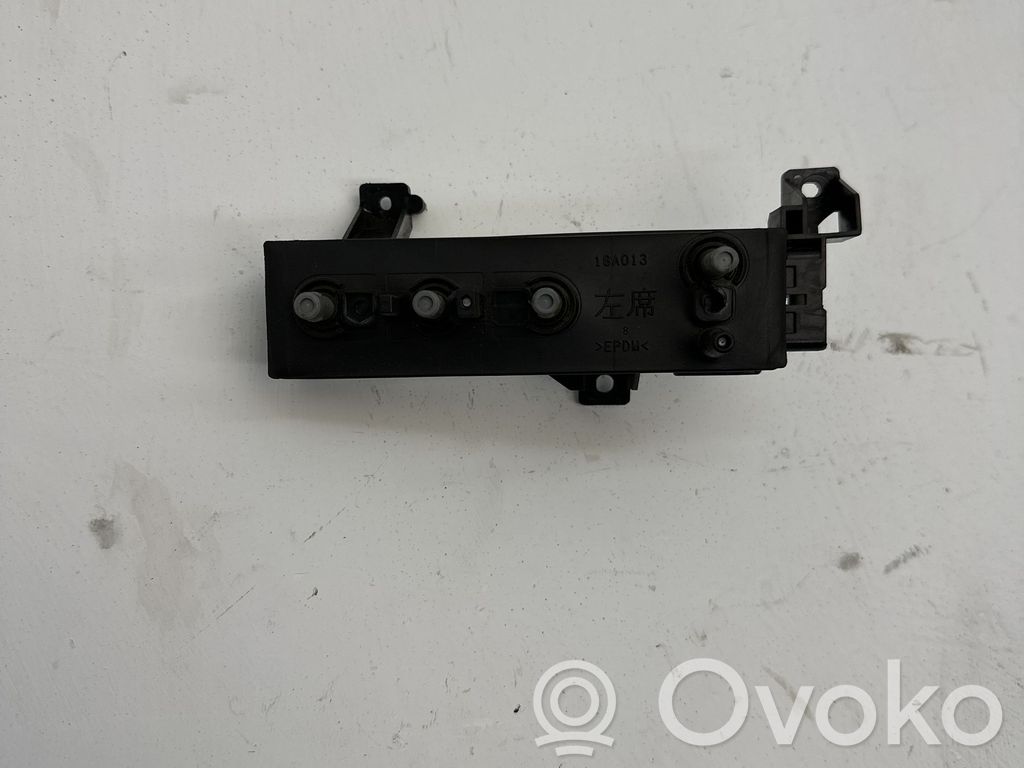 Toyota Avensis T250 Seat control switch 