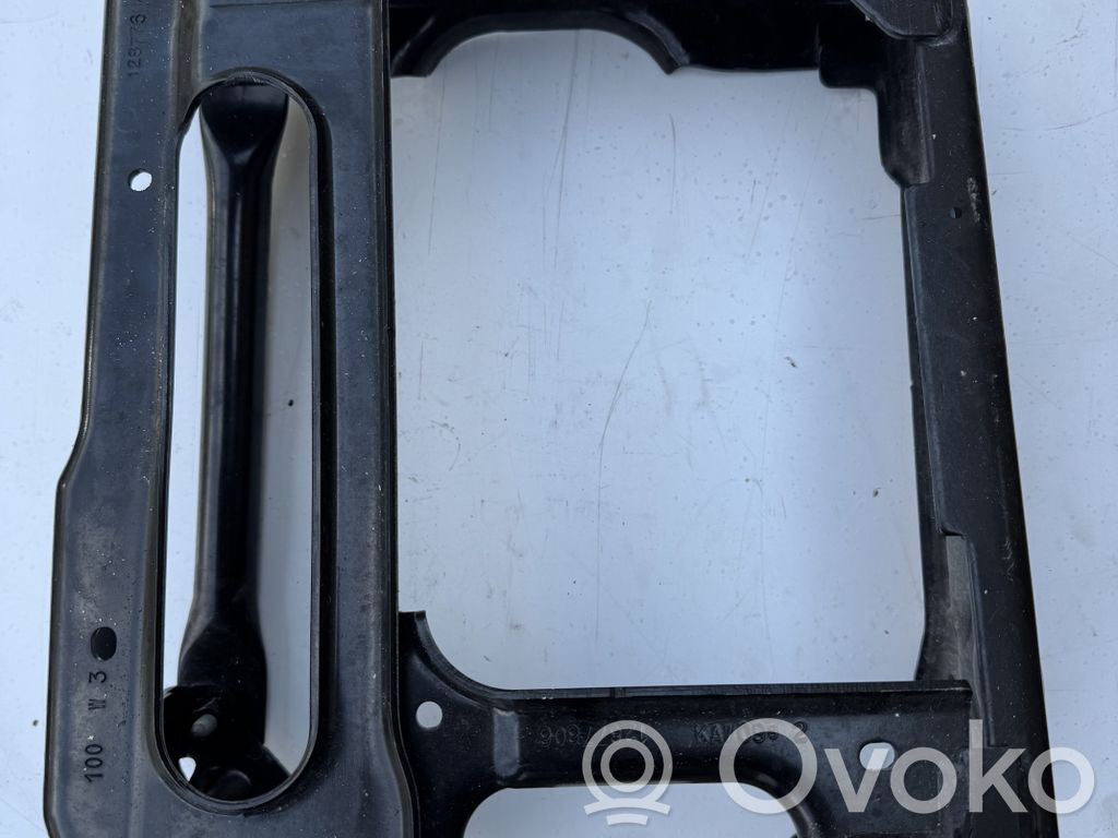 BMW X3 G01 Jäähdyttimen kannatin 