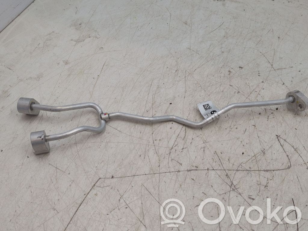 BMW XM Ilmastointilaitteen putki (A/C) 
