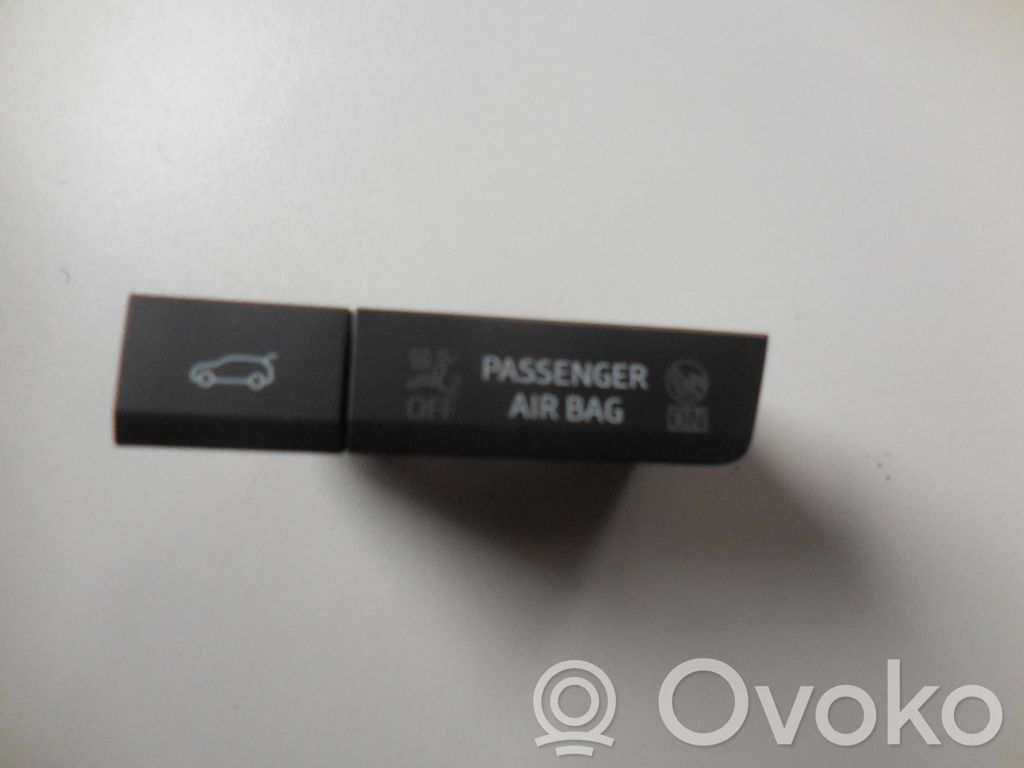 Seat Ateca Tailgate/trunk/boot open switch 
