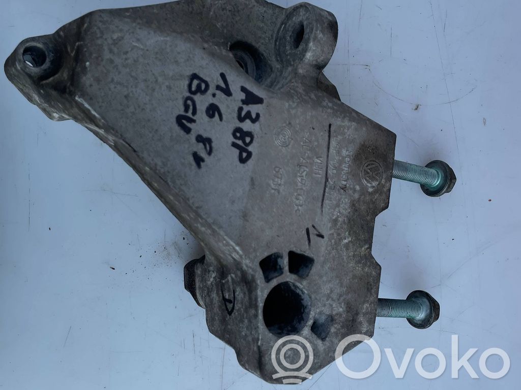 Audi A3 S3 A3 Sportback 8P Engine mounting bracket 