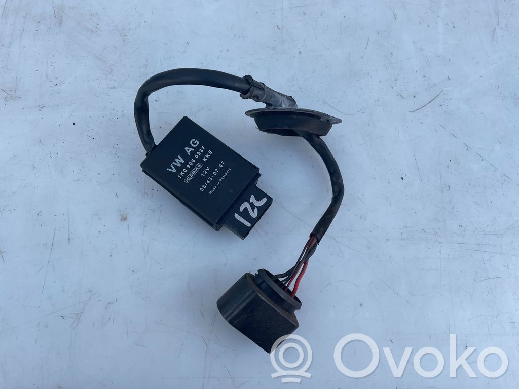 Fuel injection pump control unit/module   1K0906093F