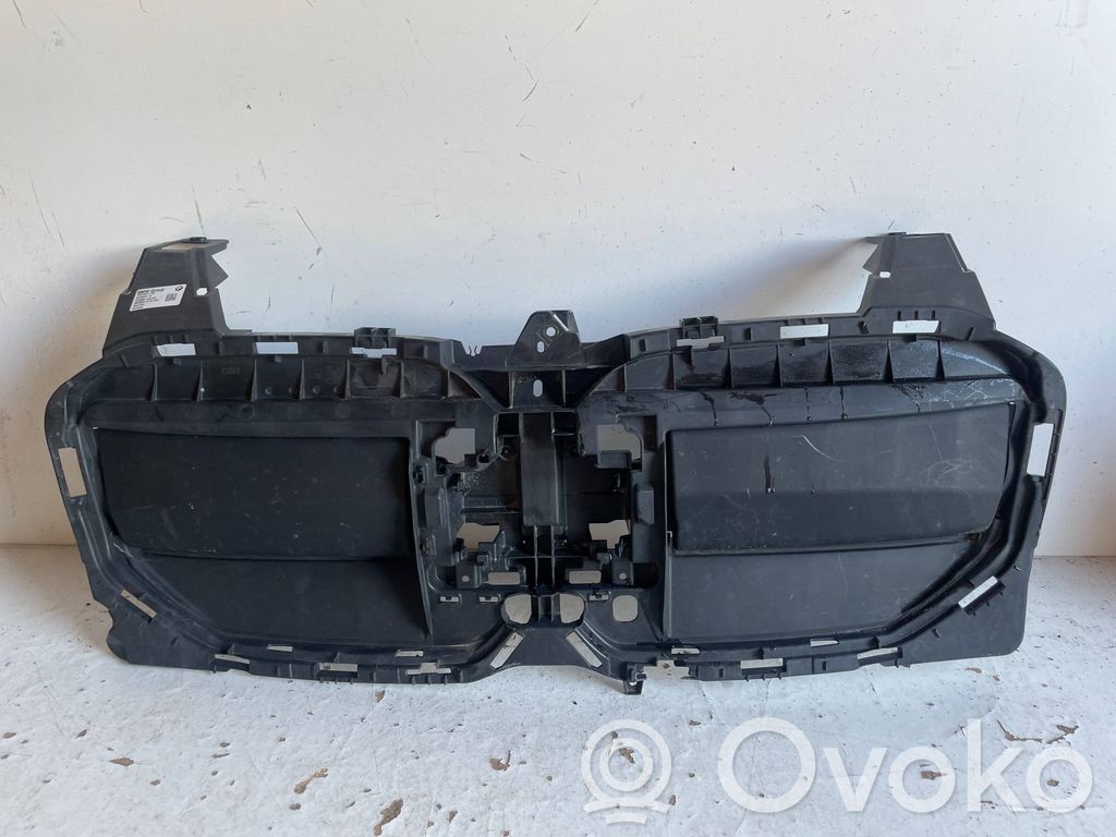 BMW 2 Active Tourer U06 Radiator trim 