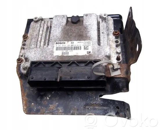 Opel Astra H Engine control unit/module 