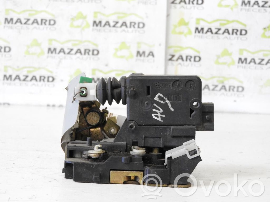 Renault Clio I Front door lock 