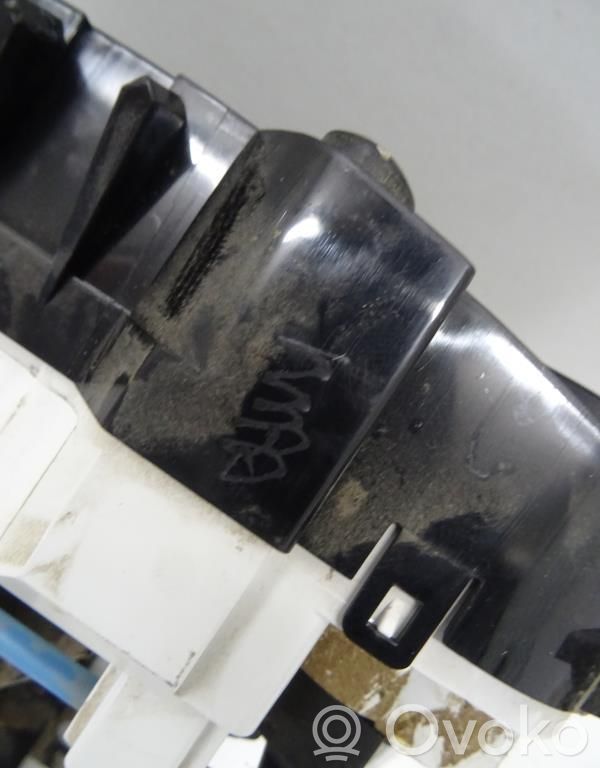 Mazda 2 Climate control unit 